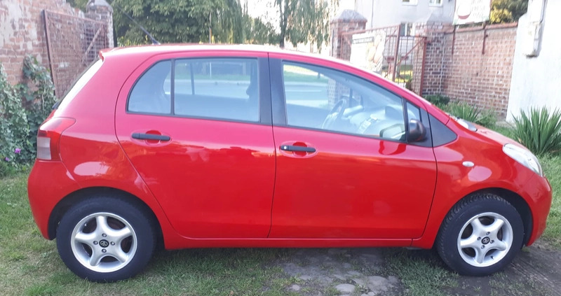 Toyota Yaris cena 12500 przebieg: 172854, rok produkcji 2006 z Choszczno małe 106